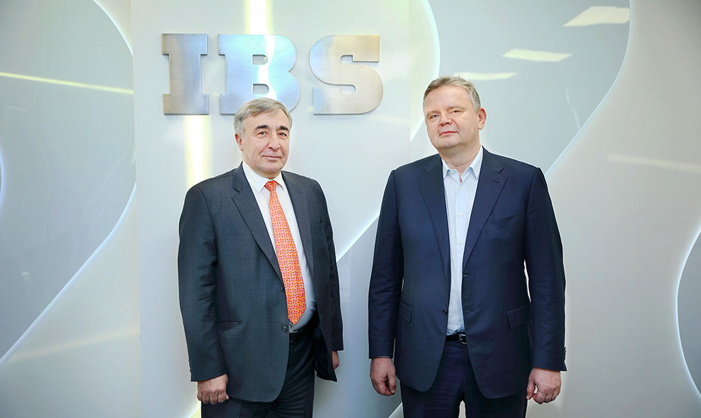 Генеральный директор IBS Григорий Кочаров и генеральный директор Цифры Сергей Емельченко